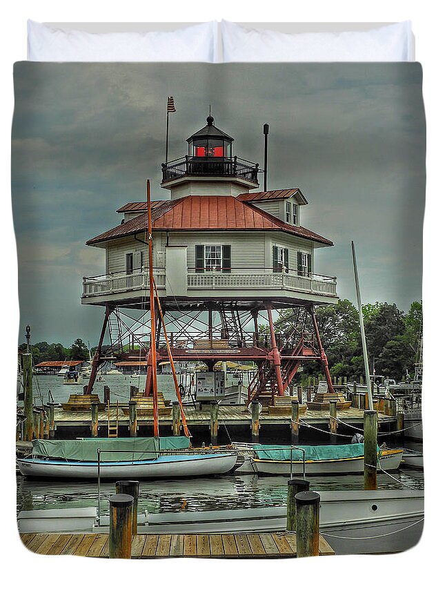       Southern Maryland Duvet Cover featuring the photograph Lighting the Way by Kathi Isserman