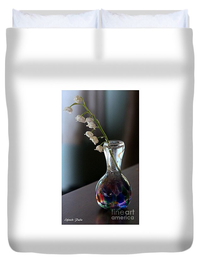 Vase Duvet Cover featuring the photograph Lily of the Valley #1 by Elfriede Fulda