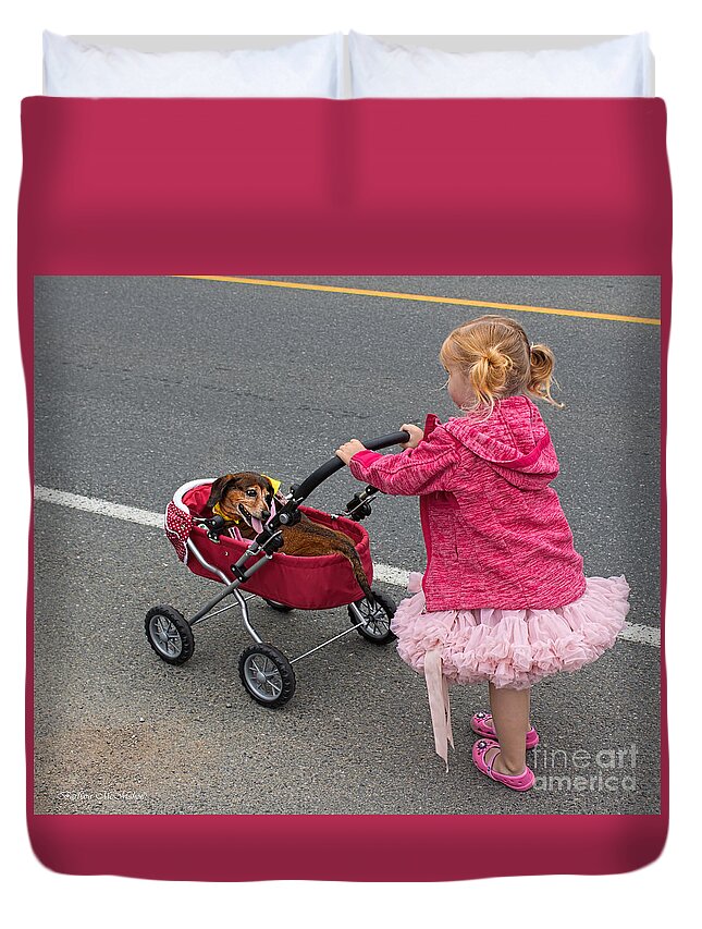 Little Girls And Puppy Tails Duvet Cover For Sale By Barbara Mcmahon
