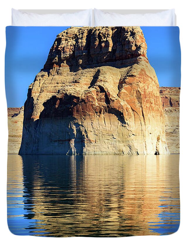 Lone Rock Canyon Duvet Cover featuring the photograph Lone Rock Canyon by Raul Rodriguez