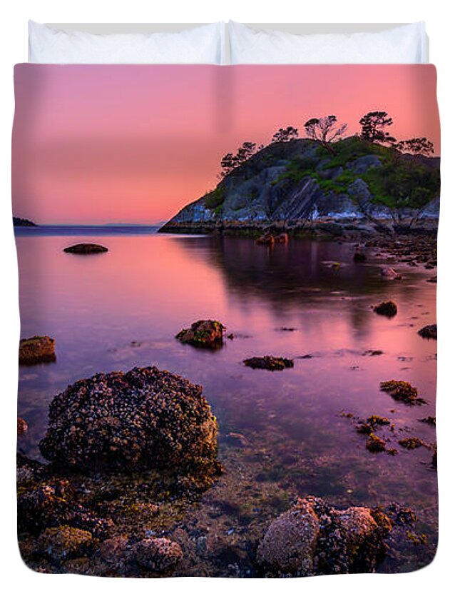 Ocean Duvet Cover featuring the photograph Low Tide #1 by John Poon
