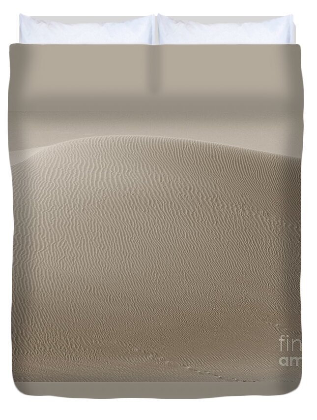 Sand Duvet Cover featuring the photograph Desert Summit by Suzanne Oesterling