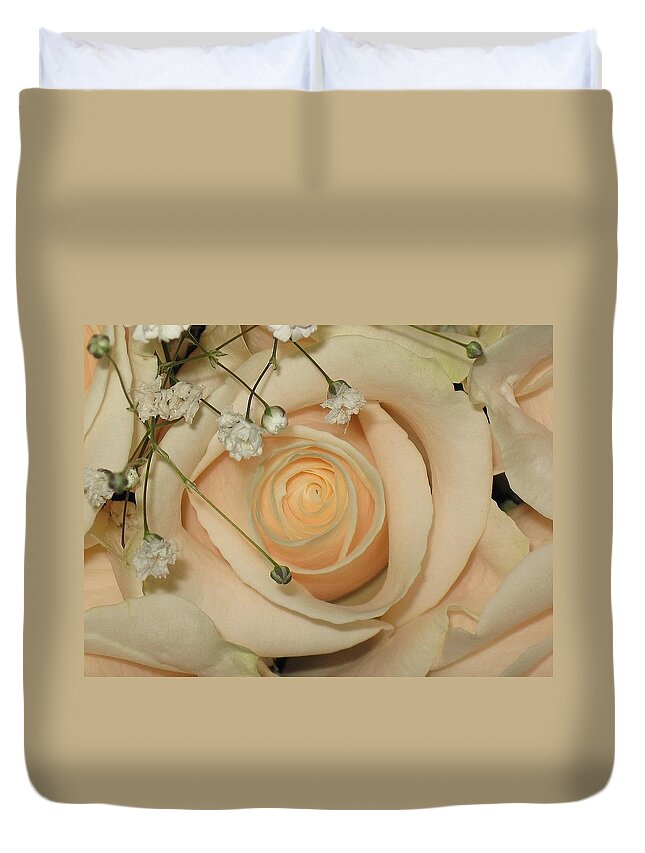 Roses Duvet Cover featuring the photograph Peachy Keen by Lori Lafargue