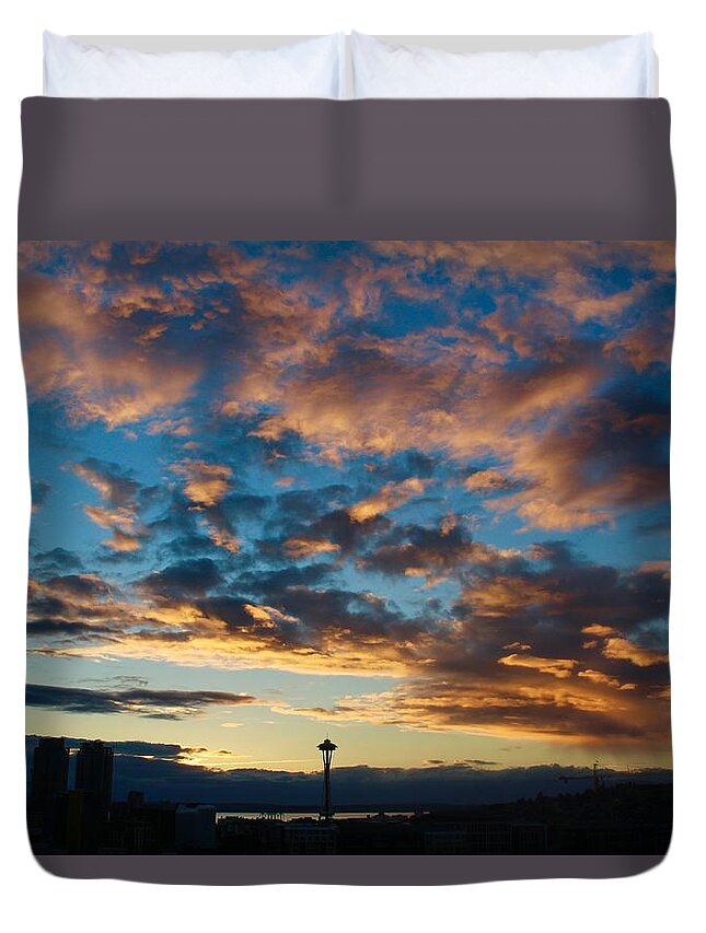 Space Needle Duvet Cover featuring the photograph Space Needle in Clouds #2 by Suzanne Lorenz