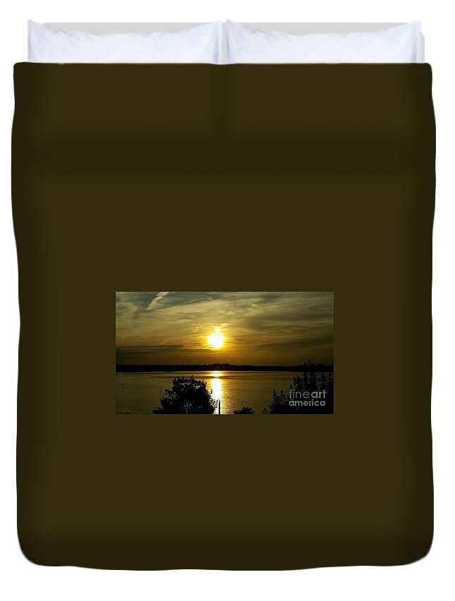Photo Duvet Cover featuring the photograph Sunset over the Potomac #1 by Jimmy Clark
