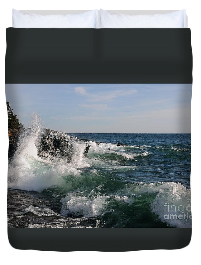 Lake Superior Duvet Cover featuring the photograph Superior Waves #1 by Sandra Updyke