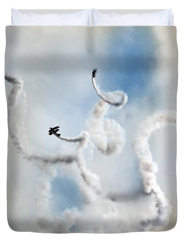 Airshow Duvet Cover featuring the photograph Swirly Wirly #1 by Ang El