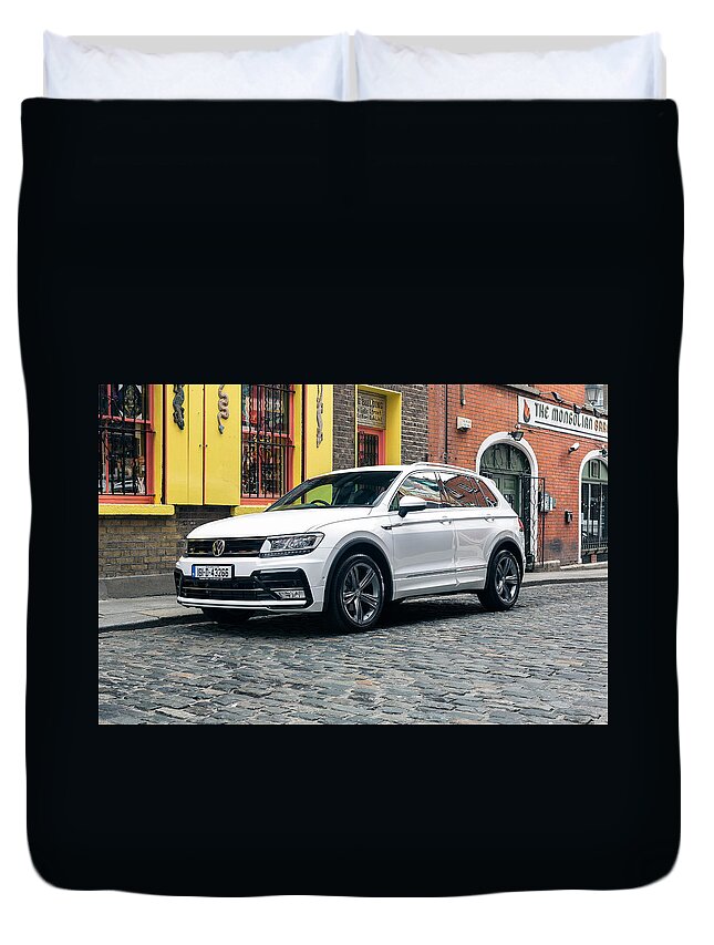 Volkswagen Tiguan Duvet Cover featuring the digital art Volkswagen Tiguan #1 by Maye Loeser