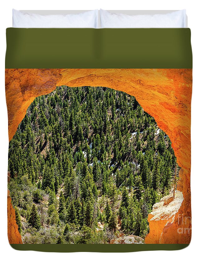 Bryce Canyon Duvet Cover featuring the photograph Bryce Canyon Utah #11 by Raul Rodriguez