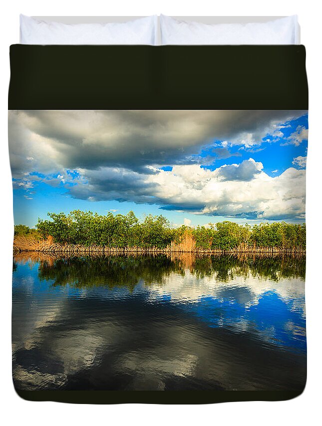 Everglades Duvet Cover featuring the photograph Florida Everglades #11 by Raul Rodriguez