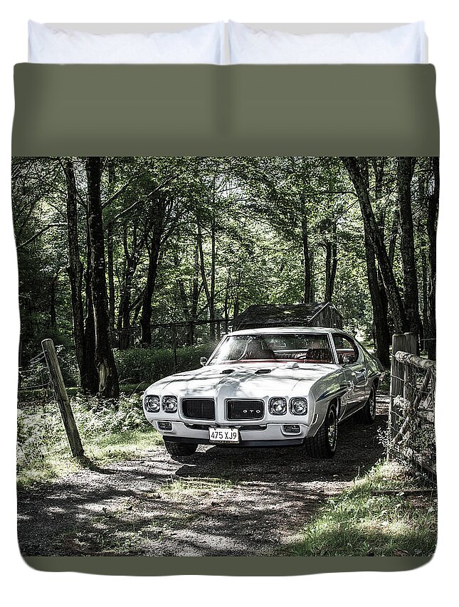 Gto Duvet Cover featuring the photograph Classic Cars #13 by Mickie Bettez