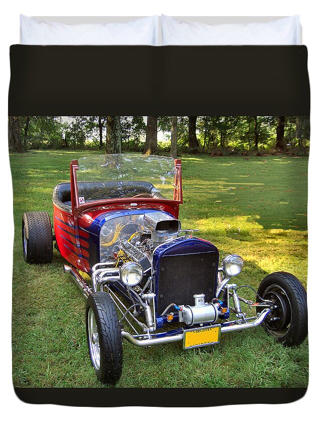 Ford Duvet Cover featuring the photograph 1919 Nitro T by Lin Grosvenor