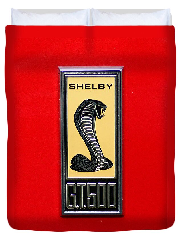 1967 Ford Shelby Gt 500 Cobra Fender Emblem On Red Duvet Cover featuring the photograph 1967 Ford Shelby GT 500 Cobra Fender Emblem on Red by Paul Ward
