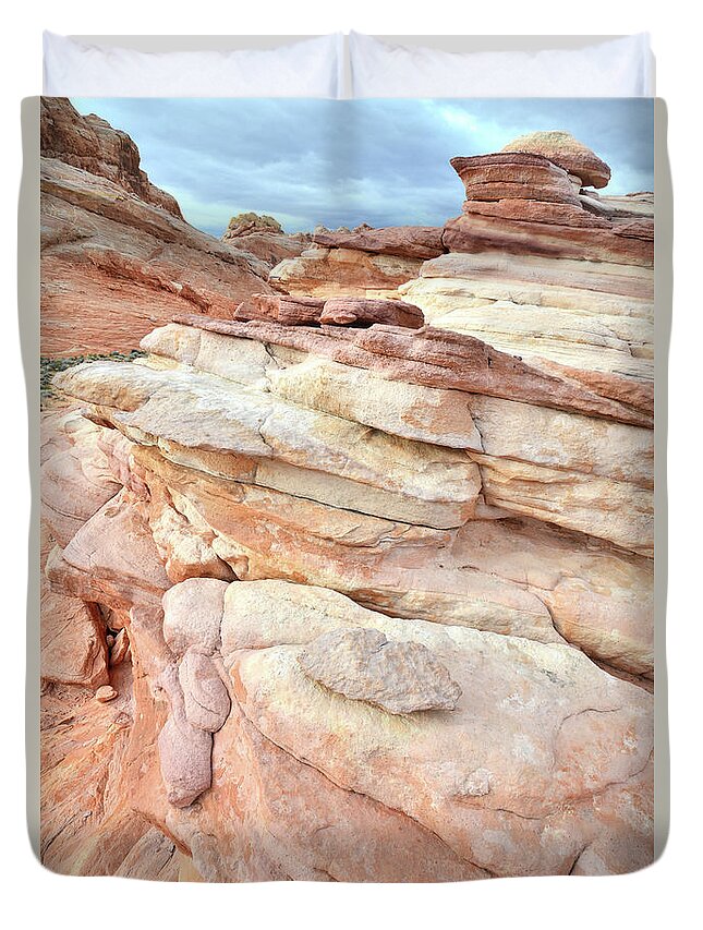 Valley Of Fire State Park Duvet Cover featuring the photograph Colorful Castle in Valley of Fire #3 by Ray Mathis