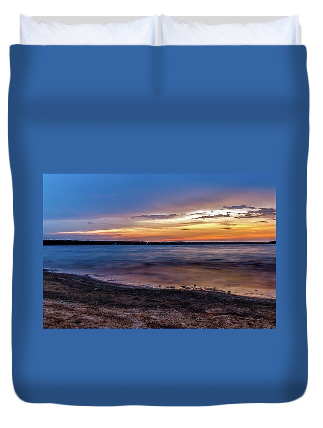 Horizontal Duvet Cover featuring the photograph Lake Sunset #2 by Doug Long