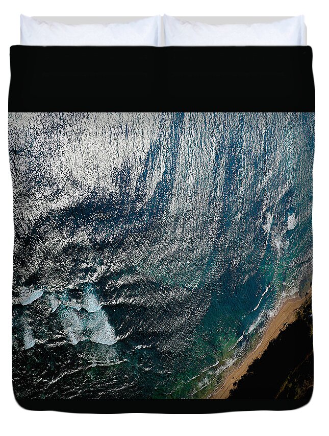 Lighthouse Duvet Cover featuring the photograph Makai #2 by Steven Lapkin