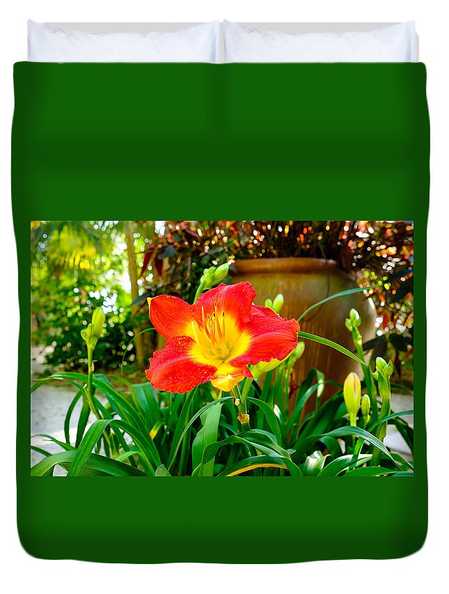 Beautiful Duvet Cover featuring the photograph Pretty flower by Raul Rodriguez