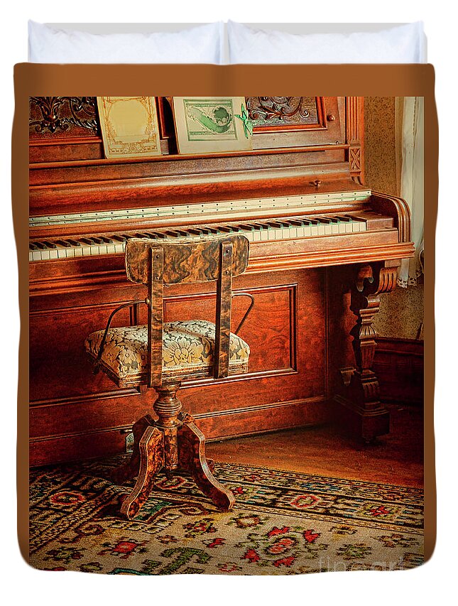 Piano Duvet Cover featuring the photograph Vintage Piano #2 by Jill Battaglia