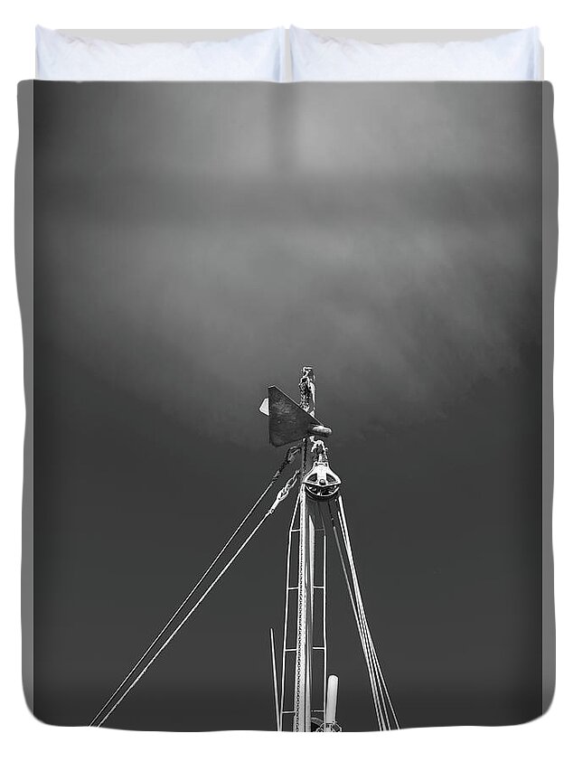Abstract Duvet Cover featuring the photograph 201503140-089K Triangles in the Sky BW 2x3 by Alan Tonnesen