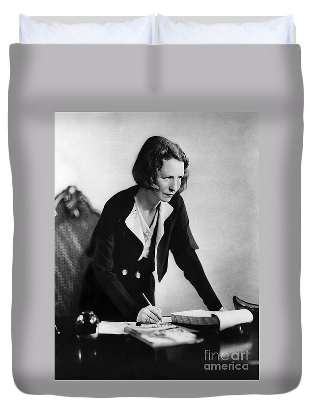 1933 Duvet Cover featuring the photograph Edna St. Vincent Millay #5 by Granger