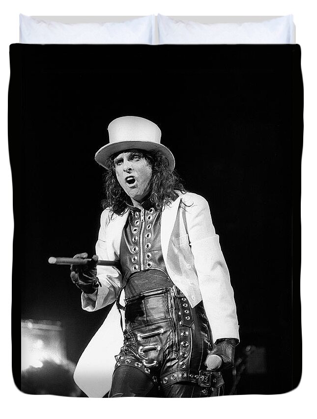Singer Duvet Cover featuring the photograph Alice Cooper #4 by Concert Photos