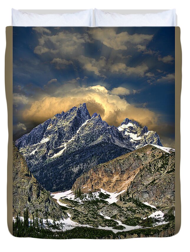 Mountains Duvet Cover featuring the photograph 4047 by Peter Holme III