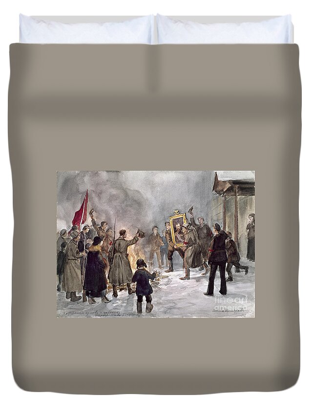 1917 Duvet Cover featuring the photograph Russian Revolution, 1917 #5 by Granger