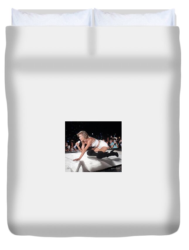Taylor Swift Duvet Cover featuring the photograph Taylor Swift #5 by Mariel Mcmeeking