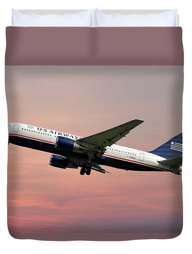 American Duvet Cover featuring the photograph American Airlines Boeing 767-200 by Smart Aviation