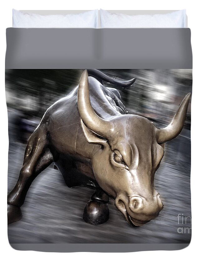  Duvet Cover featuring the photograph New York by Juergen Held