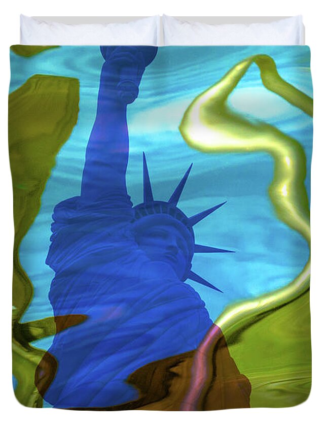 Statue Of Liberty Duvet Cover featuring the digital art A bad dream by Wolfgang Stocker