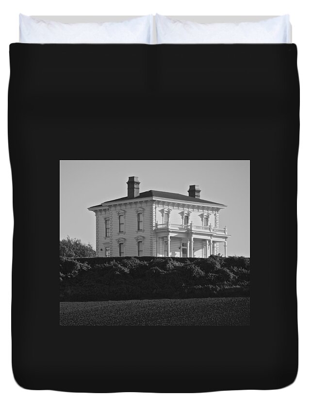 House Duvet Cover featuring the photograph A House For Hopper by Eric Tressler
