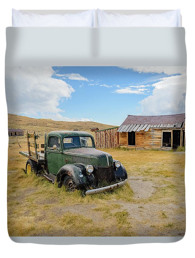 Chevy Duvet Cover featuring the photograph Abandoned Chevy by Mike Ronnebeck