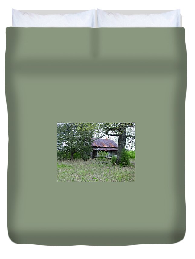 House Duvet Cover featuring the photograph Abandoned Farmhouse 1 by Quwatha Valentine