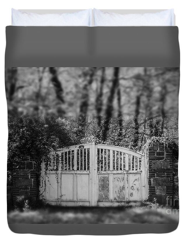 Gates Duvet Cover featuring the photograph Abandoned Gateway by John Greco