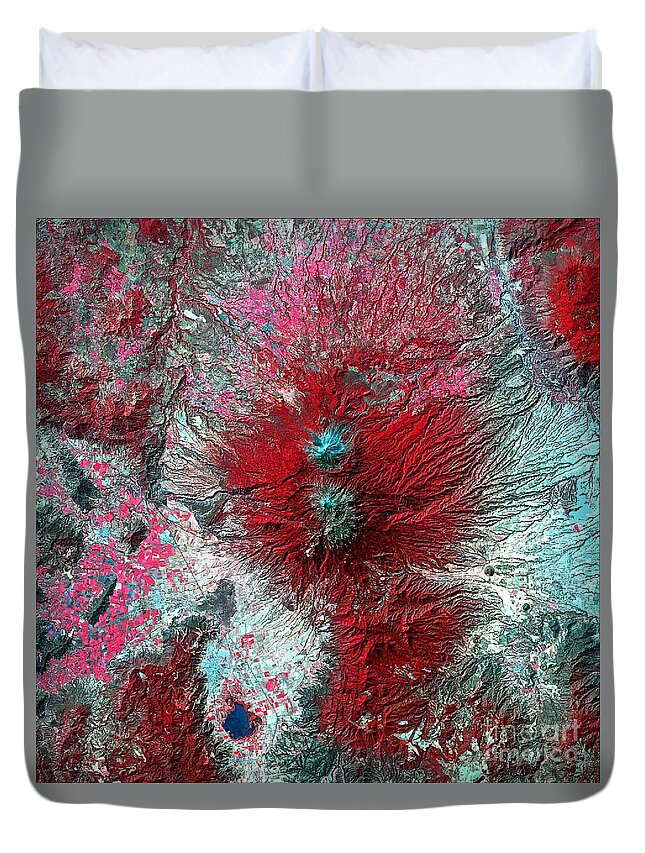 Abstract Duvet Cover featuring the painting Above-board by Vesna Antic