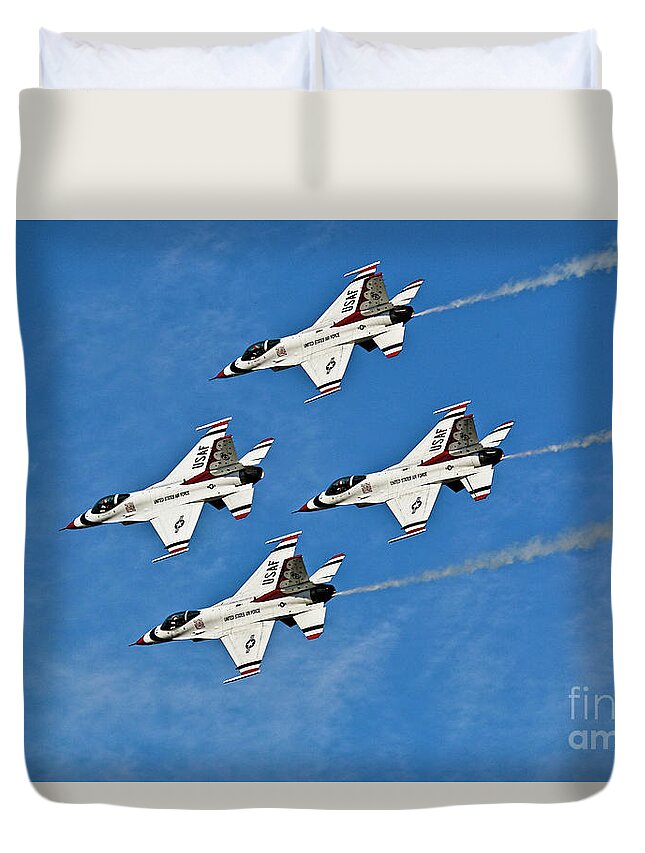Aircraft Duvet Cover featuring the photograph Ac18 by Tom Griffithe