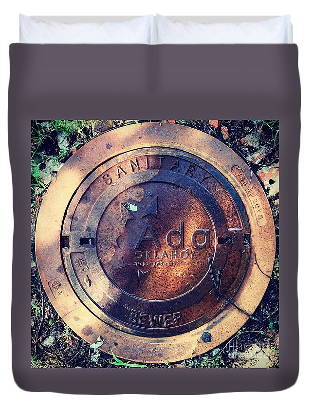 Ada Duvet Cover featuring the photograph Ada Circle by Suzanne Lorenz