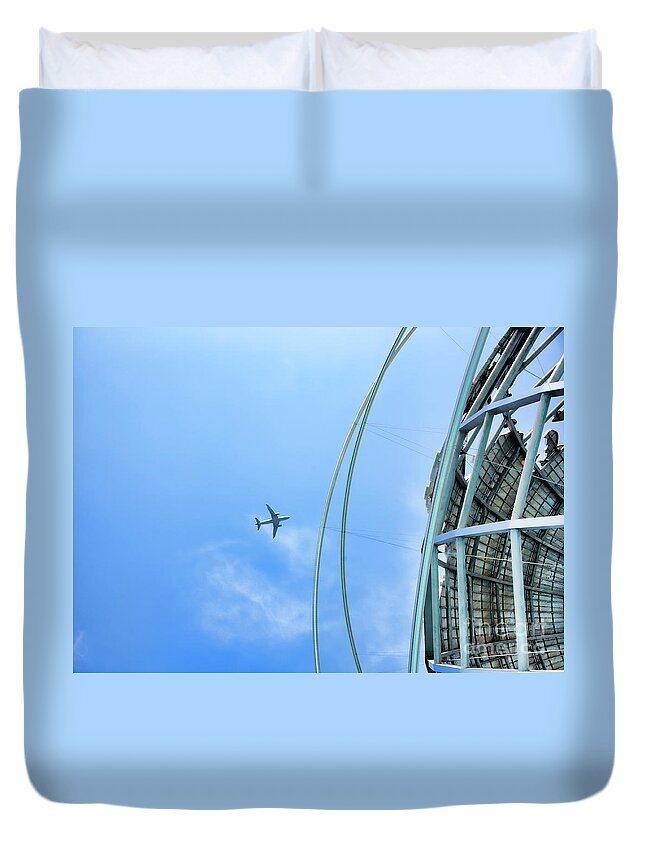 Unisphere Duvet Cover featuring the photograph Airplane Unisphere Color NY by Chuck Kuhn