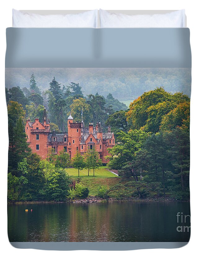 Aldourie Castle Duvet Cover featuring the photograph Aldourie Castle by Bob Phillips