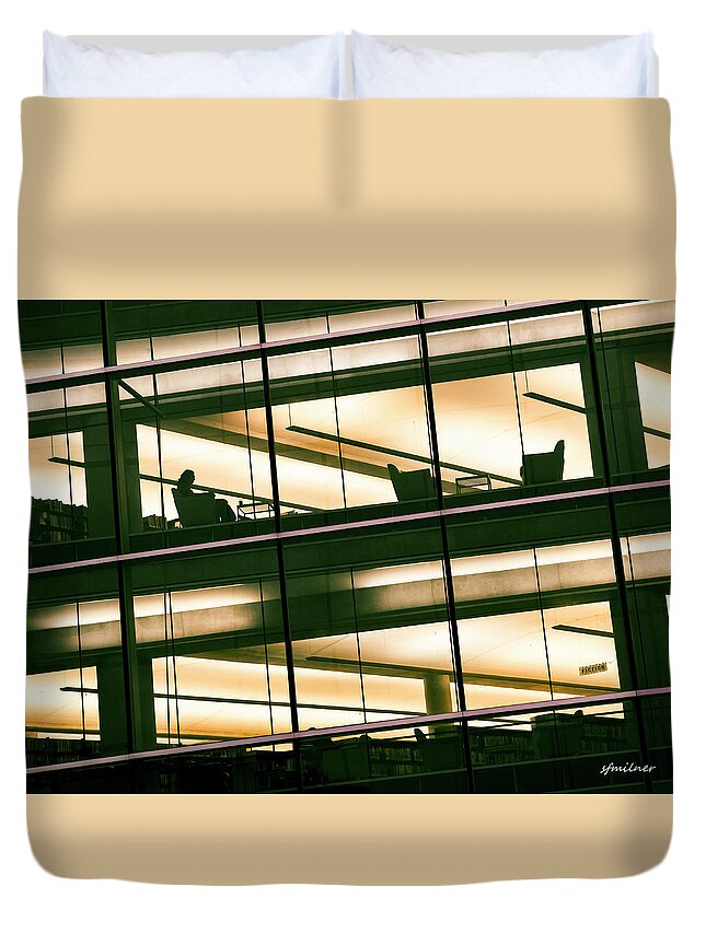 Buildings Duvet Cover featuring the photograph Alone In The Temple by Steven Milner