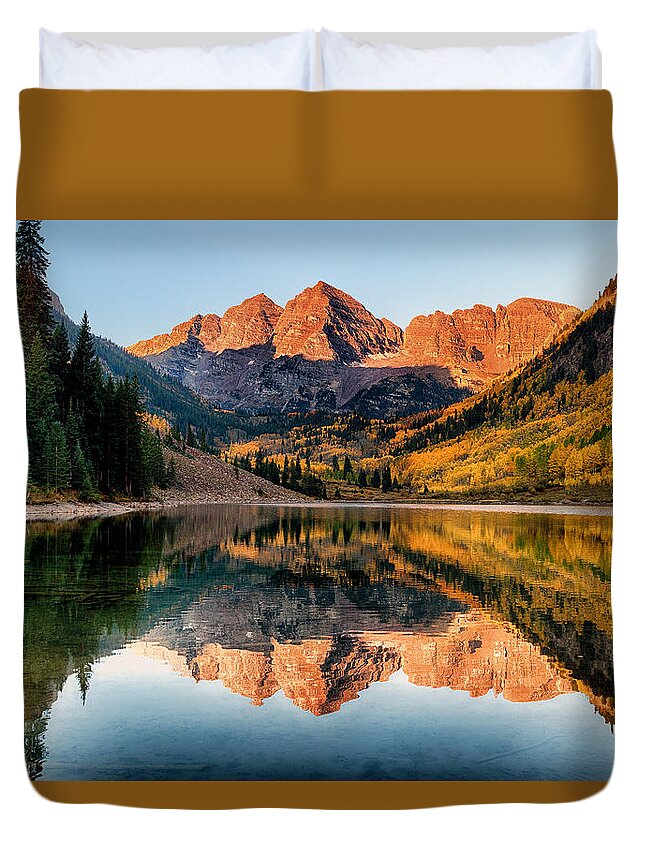 Maroon Bells Duvet Cover featuring the photograph Alpenglow on the Maroon Bells by David Soldano