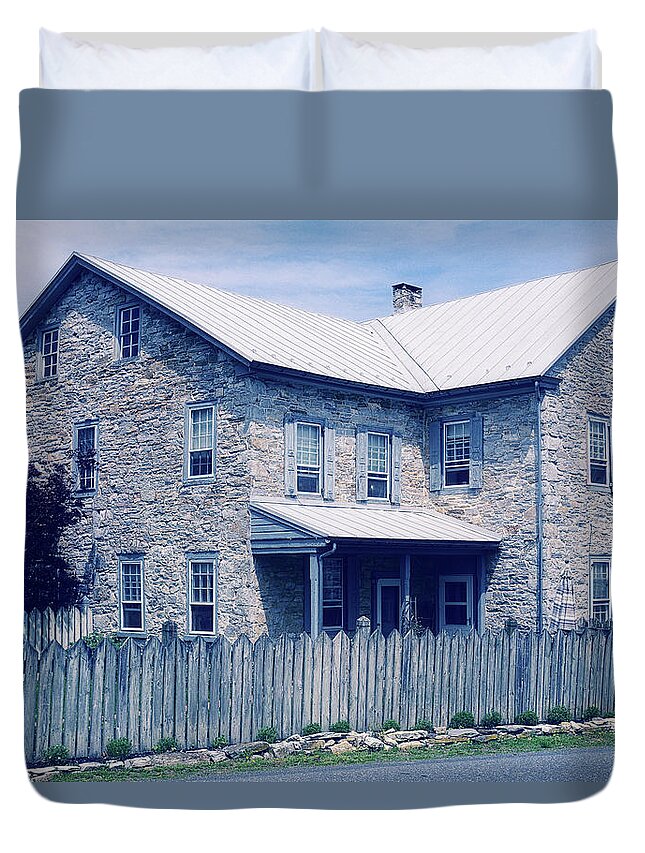 Amish Home Duvet Cover featuring the photograph Amish Home by Angie Tirado