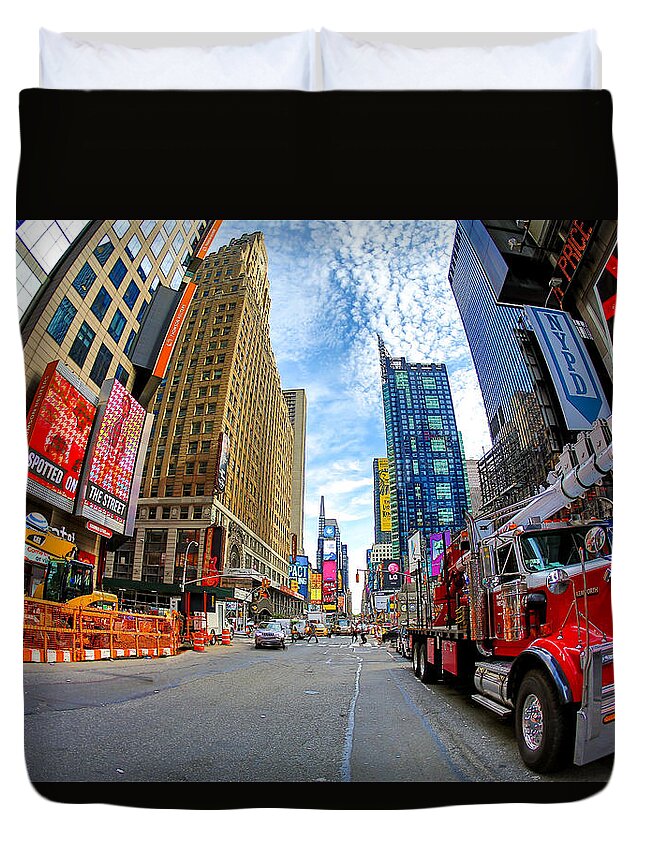 Manhattan Duvet Cover featuring the photograph Another day in downtown Manhattan by The Flying Photographer