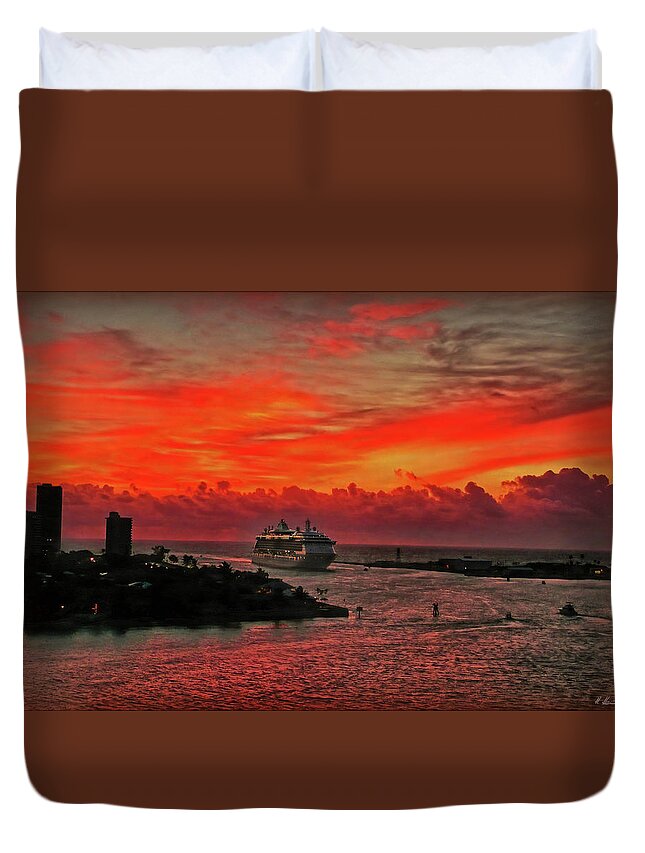Florida Duvet Cover featuring the photograph Arriving Port Everglades by Hanny Heim