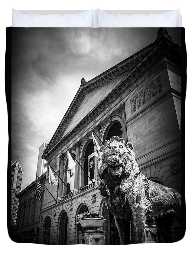 America Duvet Cover featuring the photograph Art Institute of Chicago Lion Statue in Black and White by Paul Velgos