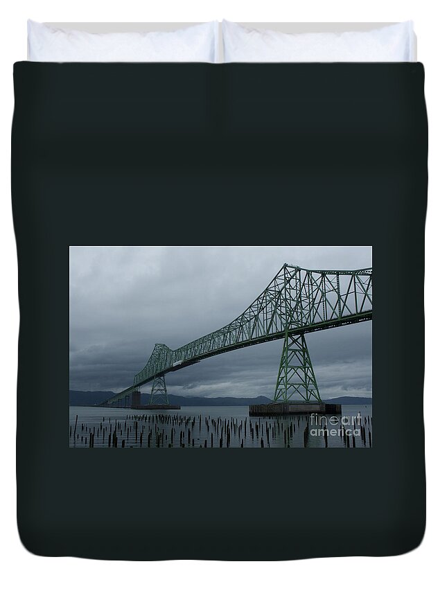 Bridge Duvet Cover featuring the photograph Astoria Bridge by Suzanne Lorenz