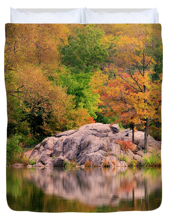 Nyc Duvet Cover featuring the photograph Autumn in New York by Izet Kapetanovic