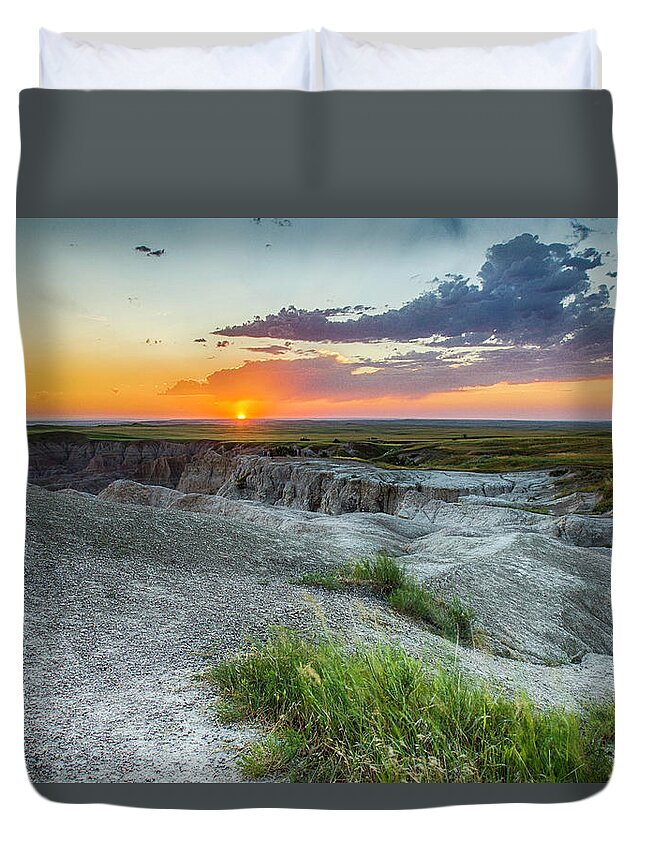 Badlands Duvet Cover featuring the photograph Badlands NP Wilderness Overlook 3 by Donald Pash