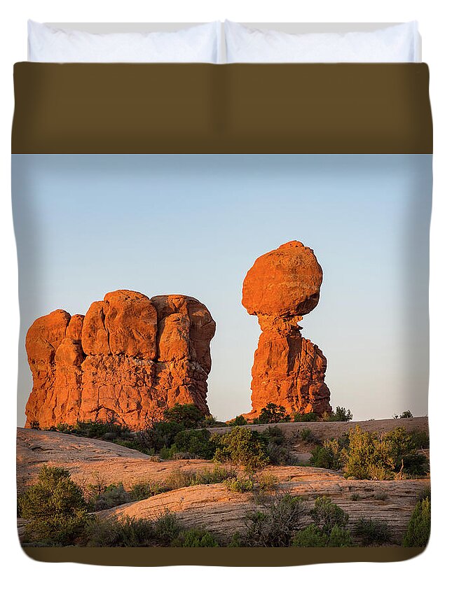 Park Duvet Cover featuring the photograph Balanced Rock in the Morning by Kyle Lee